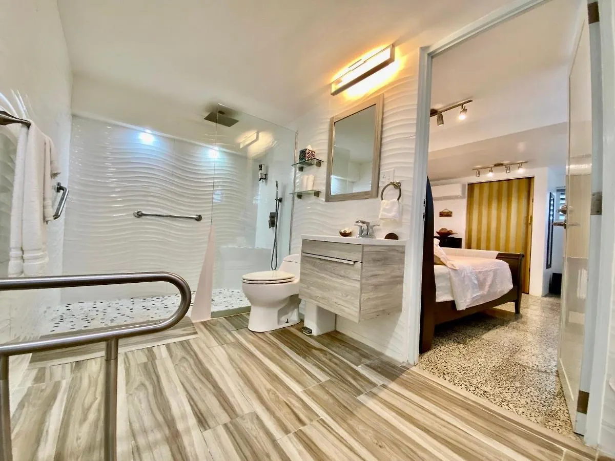 Lucky Luquillo Solar El Yunque & Beach Retreat - 360 Ocean & Rainforest Views Playa Fortuna