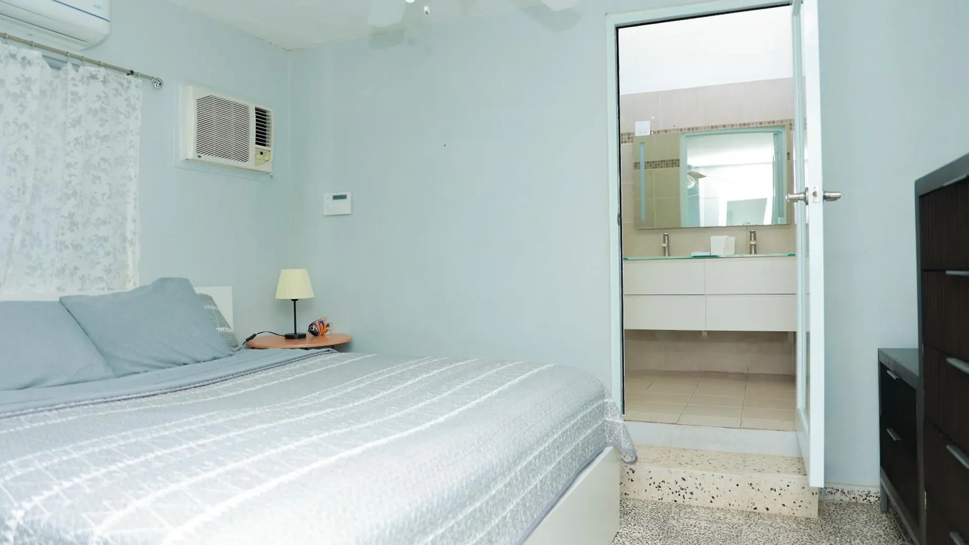 Lucky Luquillo Solar El Yunque & Beach Retreat - 360 Ocean & Rainforest Views Playa Fortuna